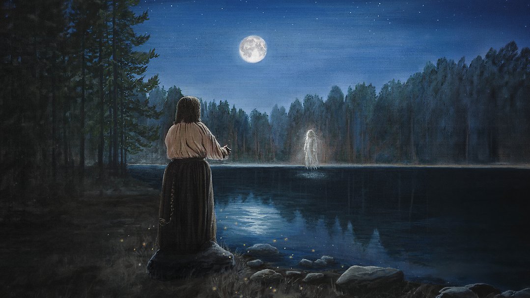 Målad bild med magisk känsla av en figur på stranden till en sjö i månsken. Den tycks samtala med en ljus gestalt ute på vattnet.